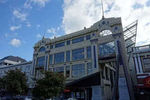 Photo 2: Exterior