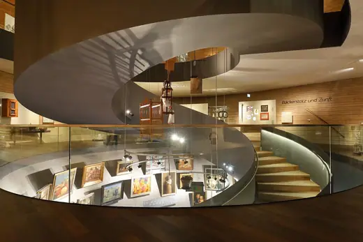 Photo 5: Interior