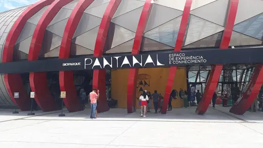 Photo 1: Exterior