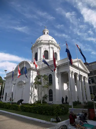 Photo 1: Exterior