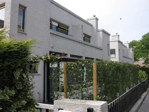 Photo 4: Exterior · Papaverhof, Den Haag, mei 2007