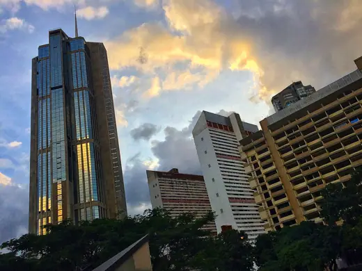 Photo 3: Exterior · El centro de Caracas, las torres de Parque Central, otrora los rascacielos más altos de América Latina