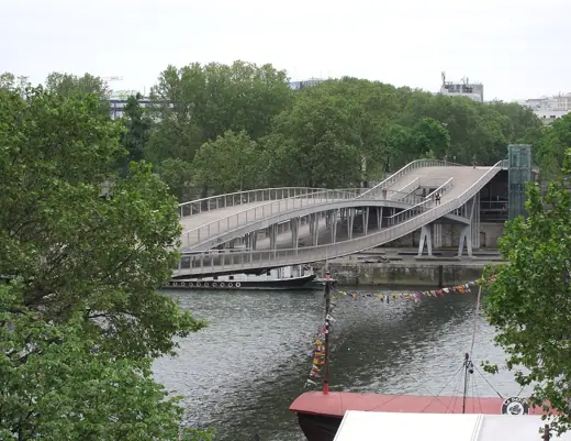 Photo 2: Exterior · Passerelle Simone-de-Beauvoir across the Seine, from BnF to Parc de Bercy