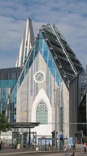 Photo 1: Exterior
