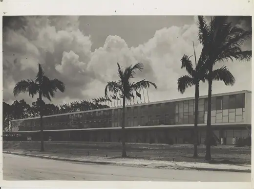 Photo 3: Exterior