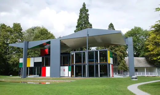 Photo 3: Exterior · Centre Le Corbusier in Zürich