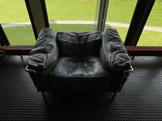 Photo 6: Interior · Fauteuil Grand Confort LC-3