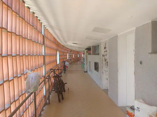Photo 4: Interior · Interior do Conjunto Residencial Mendes de Moraes, o Pedregulho, no Rio de Janeiro