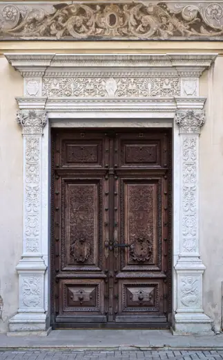 Photo 5: Interior