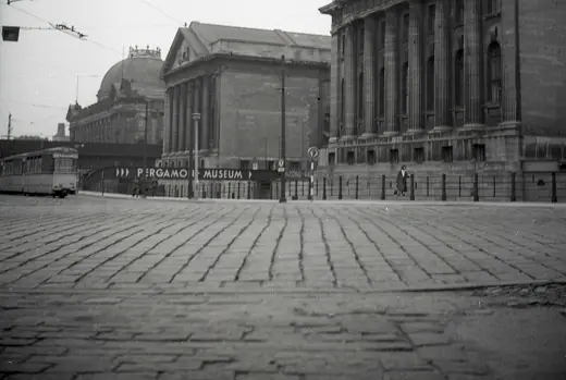 Photo 2: Exterior · Pergamon Museum in 1963