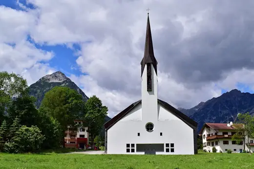 Photo 1: Exterior