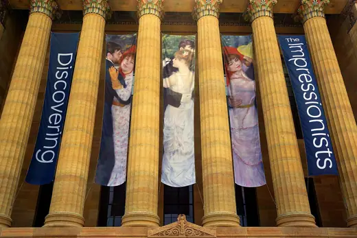 Photo 4: Exterior
