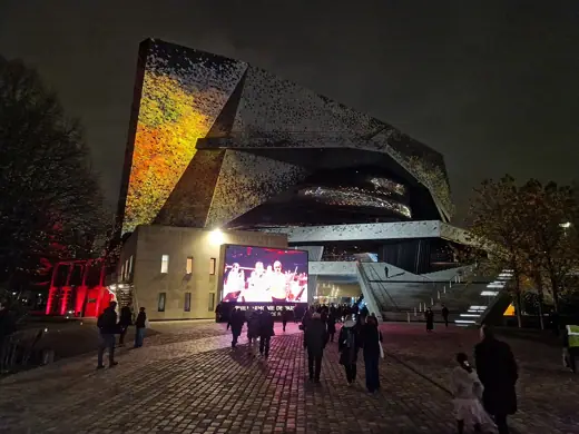 Photo 6: Context · Philharmonie de Paris at night