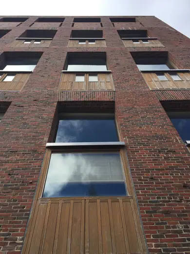 Photo 8: Detail