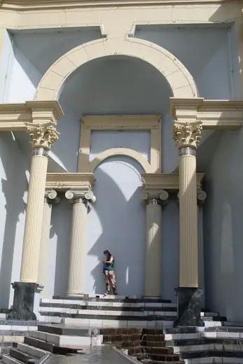 Photo 3: Exterior