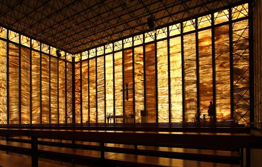 Photo 4: Interior