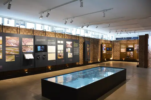 Photo 2: Exterior · Muestra permanente del Lugar de la Memoria, la Tolerancia y la Inclusión Social