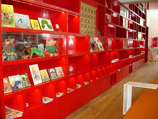 Photo 3: Interior