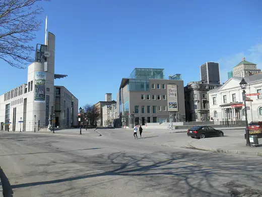 Photo 2: Exterior