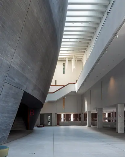 Photo 3: Interior