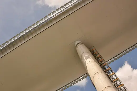 Photo 4: Exterior · Ponte per Genova