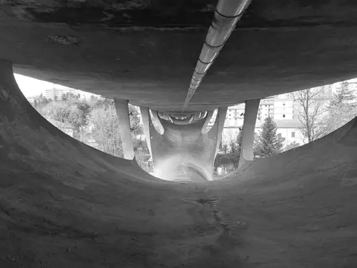 Photo 5: Interior · interno del ponte