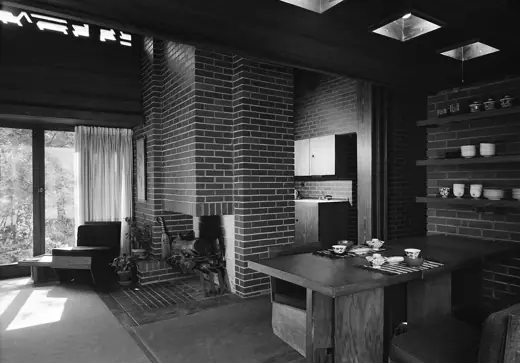 Photo 4: Interior