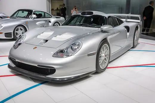 Photo 5: Context · Porsche 911 GT1 at Paris Motor Show 2018