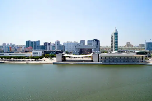 Photo 2: Exterior · Parque das Nações (pavillon du Portugal)