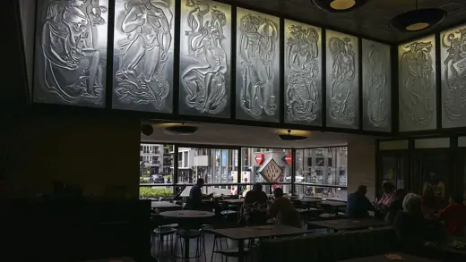 Photo 4: Exterior