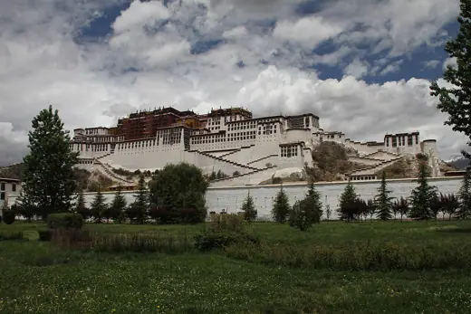 Photo 3: Exterior · Potala Palace in Lhasa