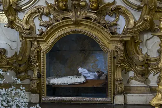Photo 3: Exterior · Mosteiro de Santa Marinha da Costa