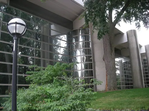 Photo 2: Exterior