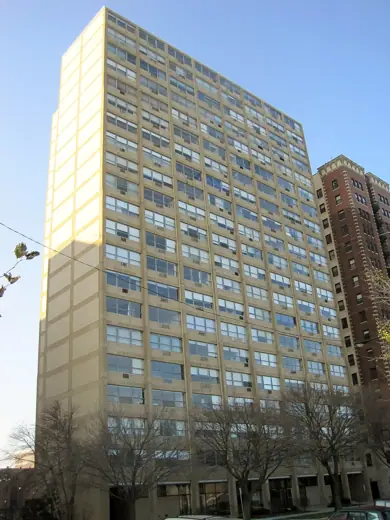 Photo 1: Exterior