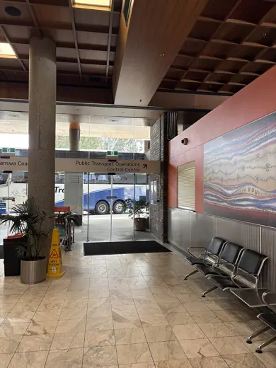 Photo 4: Interior