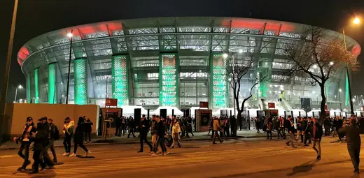Photo 3: Exterior