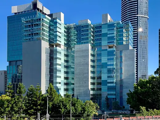 Photo 6: Context · Queen Elizabeth II Courts of Law seen from Albert Street, Brisbane, Queensland
