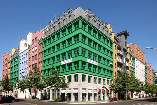 Photo 3: Exterior
