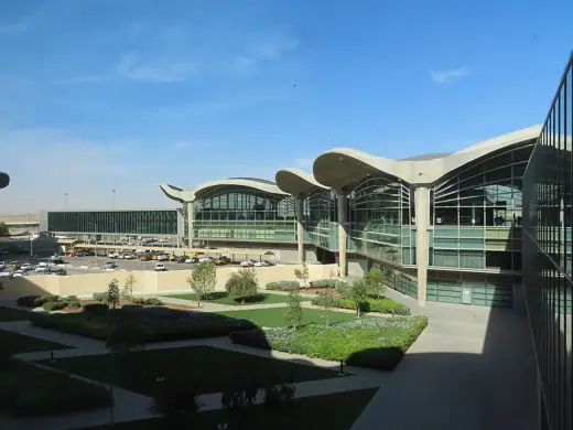 Photo 3: Exterior