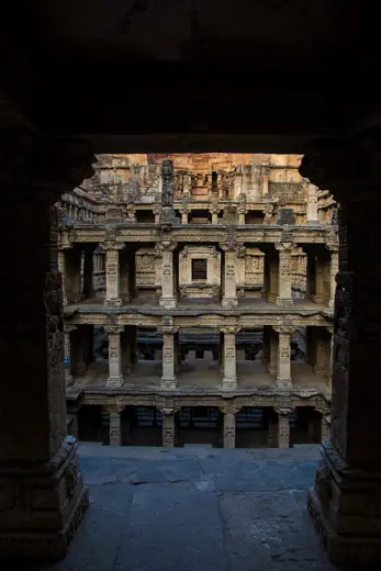 Photo 5: Interior