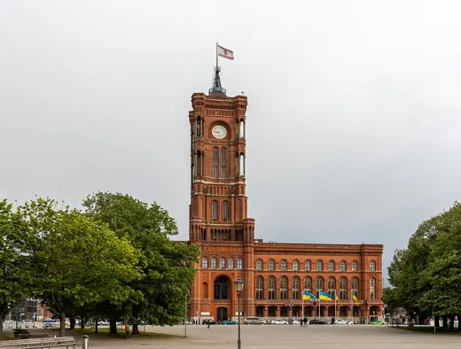 Photo 2: Exterior · Rotes Rathaus, Berlin