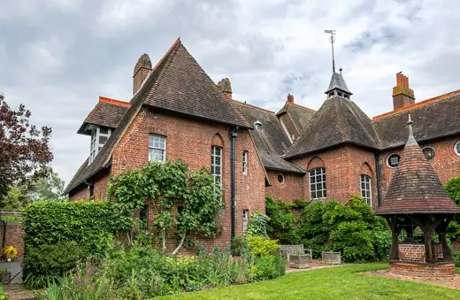 Photo 2: Exterior · London: RED HOUSE, RED HOUSE LANE, E side Bexley