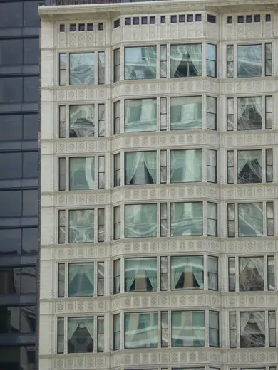 Photo 4: Exterior