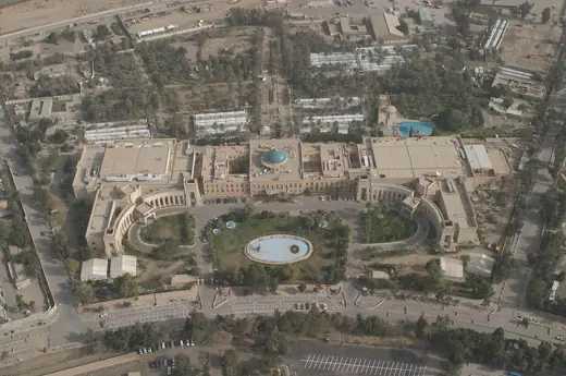 Photo 2: Exterior