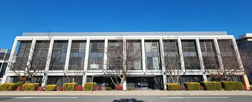 Photo 3: Exterior