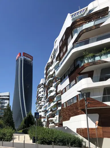 Photo 3: Exterior