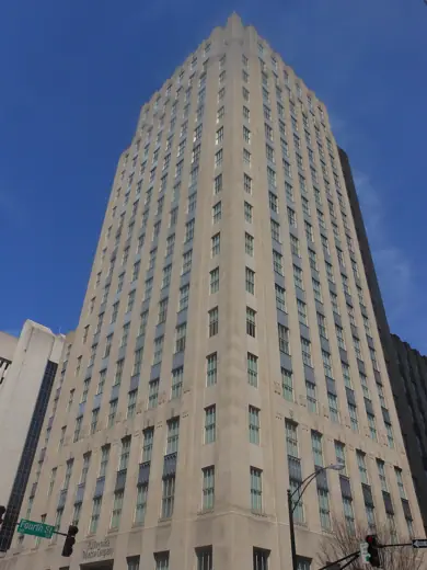 Photo 1: Exterior