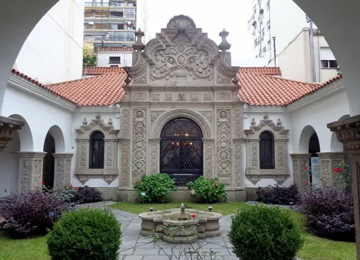 Photo 1: Exterior