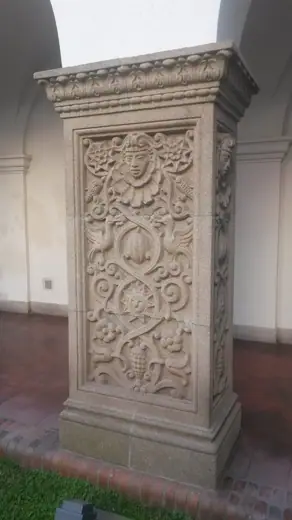 Photo 5: Detail