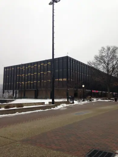 Photo 2: Exterior